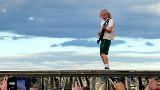 AC/DC Dresden Rinne 16.06.2024 Power Up Tour Angus Young