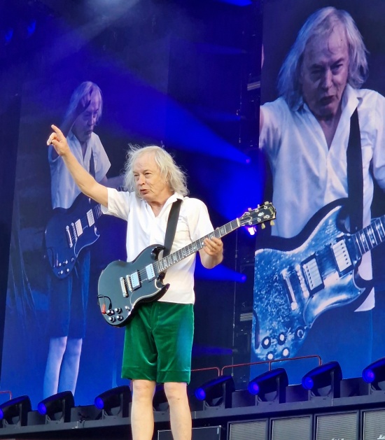 AC/DC Dresden Rinne 16.06.2024 Power Up Tour Angus Young